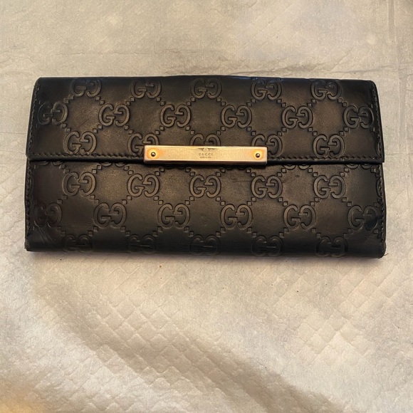 Gucci Black Embossed Wallet - Picture 1 of 16